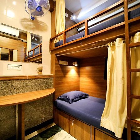 Maple Social Hubz-Hostel Мумбаи Экстерьер фото