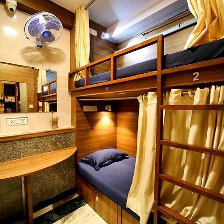 Maple Social Hubz-Hostel Мумбаи Экстерьер фото