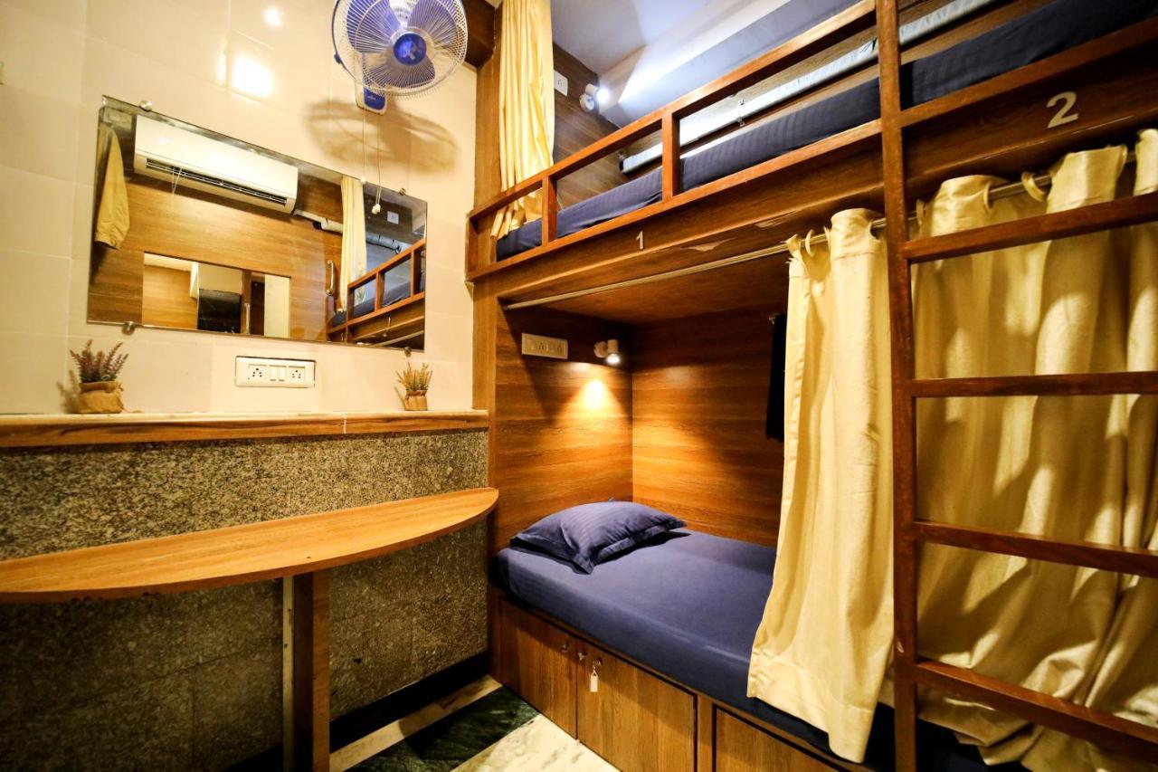 Maple Social Hubz-Hostel Мумбаи Экстерьер фото