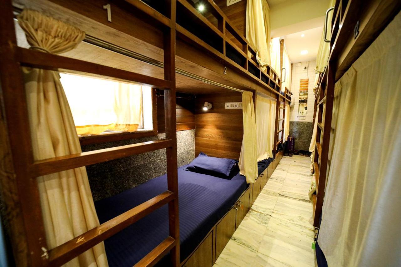 Maple Social Hubz-Hostel Мумбаи Экстерьер фото