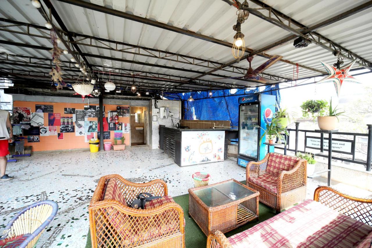 Maple Social Hubz-Hostel Мумбаи Экстерьер фото
